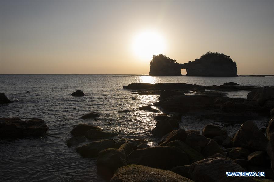 JAPAN-WAKAYAMA-ENGETSU ISLAND-SUNSET