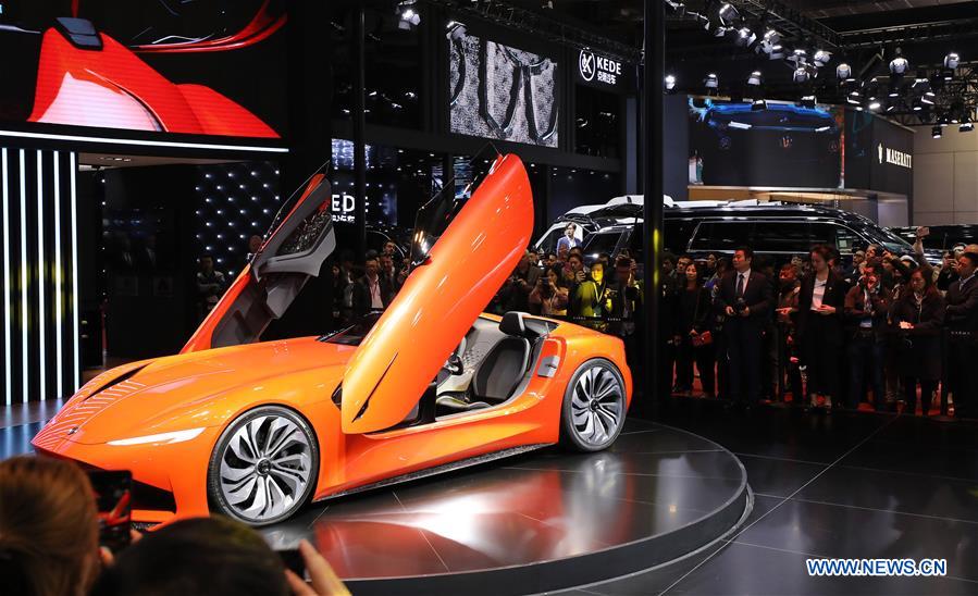 Xinhua Headlines: World's largest auto market eyes NEV, AI for new growth