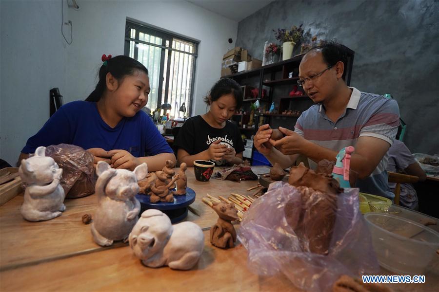 CHINA-JIANGSU-NANJING-CLAY FIGURINES (CN)