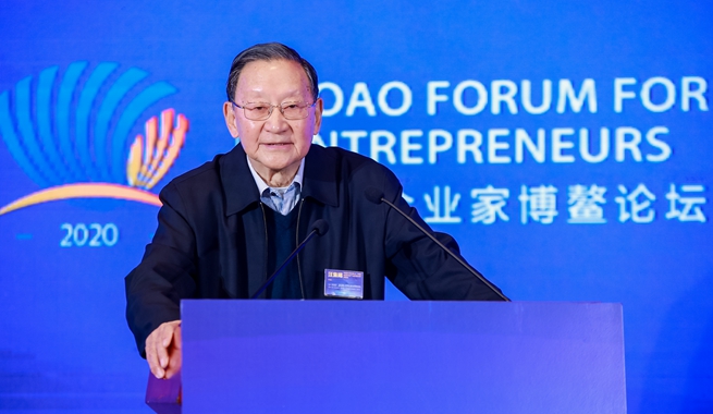 中國科學(xué)院院士，國際歐亞科學(xué)院院士，中國地源熱泵產(chǎn)業(yè)聯(lián)盟名譽(yù)理事長汪集暘演講