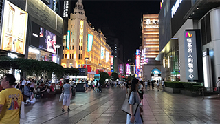 購(gòu)物中心供大于求 誰(shuí)能活得更好？