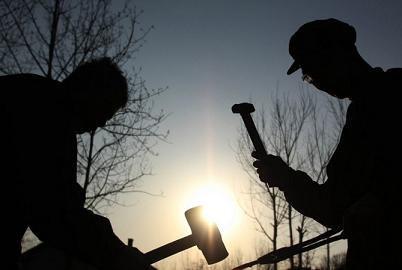 新經濟景氣度走高 傳統(tǒng)產業(yè)苦樂不均