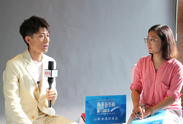 希望我們能一起走上這條公益的道路，而且堅(jiān)持到底。