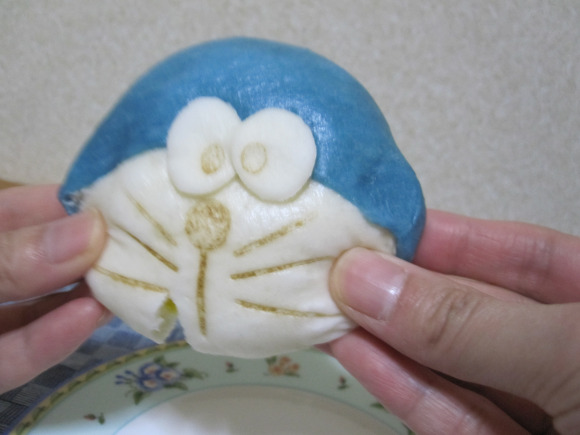 不忍下口！日便利店推出機器貓饅頭【圖】