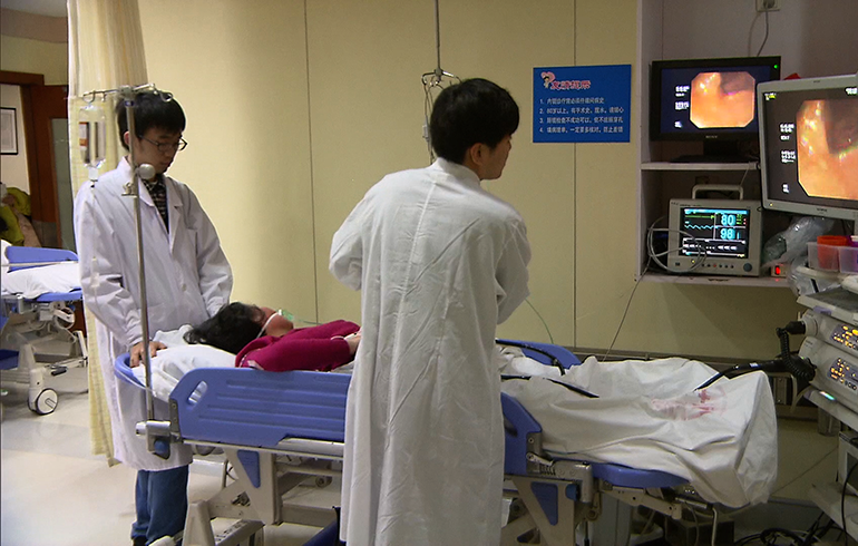 致敬偉大改革｜對話40年，講述身邊的健康故事（第九集）&mdash;&mdash;提高質(zhì)量、創(chuàng)新技術(shù)，讓患者更安心