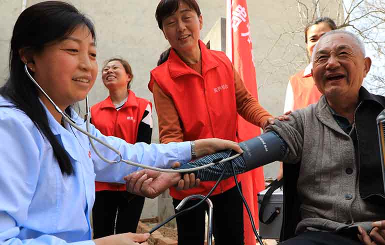 致敬偉大改革｜對(duì)話40年，講述身邊的健康故事39&mdash;免疫規(guī)劃40年，撐起健康保護(hù)傘