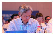 中國房地產業(yè)協(xié)會副會長 朱中一