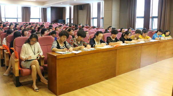 明確婦聯定位　創(chuàng)新服務方式