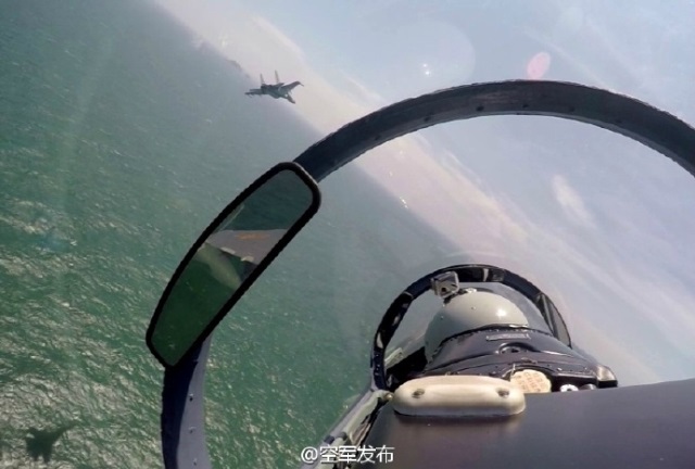 中國空軍多型主戰(zhàn)飛機赴南海戰(zhàn)斗巡航。