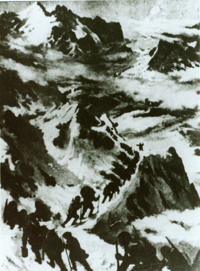 &uarr;資料圖片：紅軍過(guò)打鼓山。（圖片由陸軍第16集團(tuán)軍某紅軍團(tuán)提供）