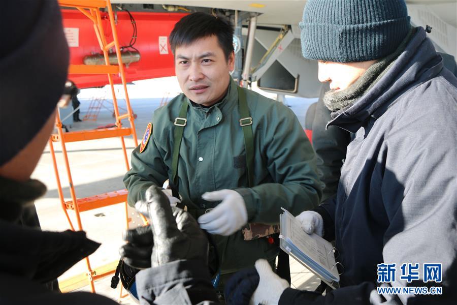 （建軍90周年&middot;英雄&middot;圖文互動(dòng)）（2）聽，渤海灣有風(fēng)吹過來&mdash;&mdash;追記海軍某艦載航空兵部隊(duì)一級(jí)飛行員張超