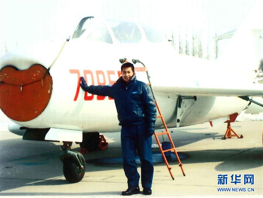 （建軍90周年&middot;英雄&middot;圖文互動(dòng)）（3）聽，渤海灣有風(fēng)吹過來&mdash;&mdash;追記海軍某艦載航空兵部隊(duì)一級(jí)飛行員張超