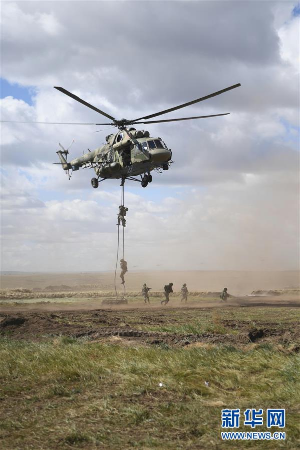 (國(guó)際·圖文互動(dòng))(3)“東方-2018”戰(zhàn)略演習(xí)中俄聯(lián)合戰(zhàn)役演練正式開始