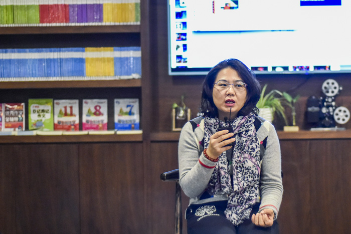 王煥：唐卡現(xiàn)在發(fā)展得很好。一個是國家非遺政策的保護(hù)，第二唐卡技藝本身很精良，做唐卡的這些藝人始終保有著工匠精神，做出來的東西令人稱贊，它自然能慢慢傳播開來。