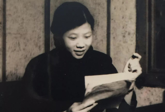 普通話推廣的重要時(shí)期，讀音以電臺(tái)為準(zhǔn)，播音員崗位責(zé)任重大，必須以身作則，多問(wèn)出處。