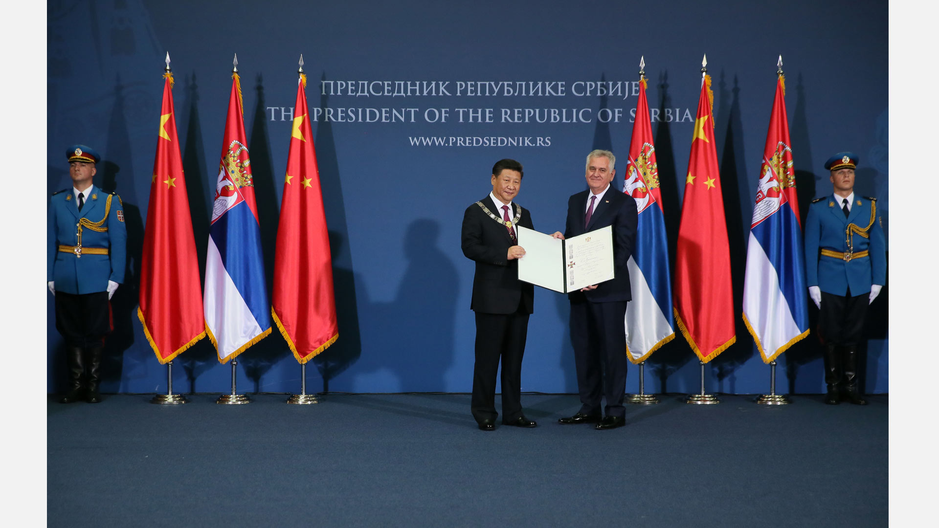 尼科利奇向習(xí)近平授予塞爾維亞最高級(jí)別勛章"共和國一級(jí)榮譽(yù)勛章"
