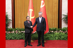 李希同老撾人革黨中央政治局委員、中央紀委書記、國家監(jiān)察總署署長坎潘舉行會談