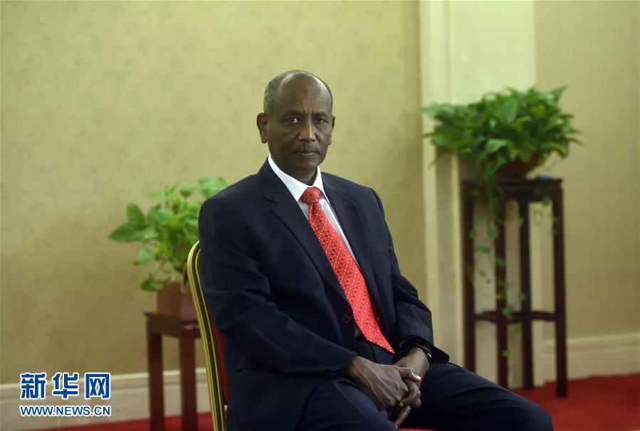 （圖文互動(dòng)）（2）中國(guó)發(fā)展進(jìn)入新時(shí)代&mdash;&mdash;9名外籍語言專家眼中的十九大報(bào)告