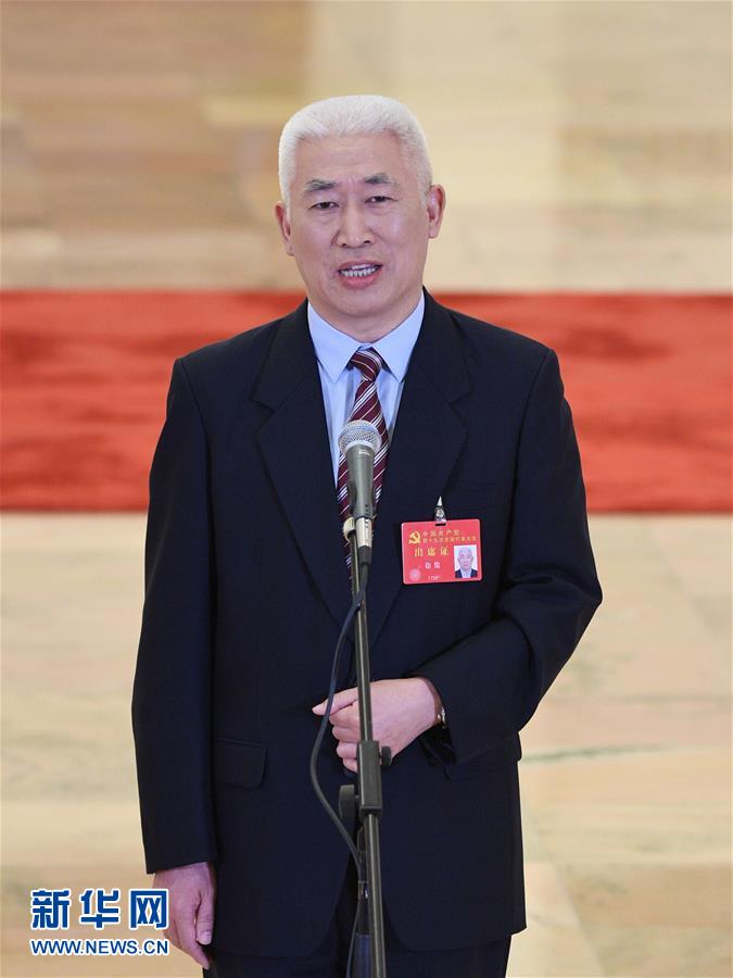 （十九大&middot;黨代表通道）（16）采訪黨代表