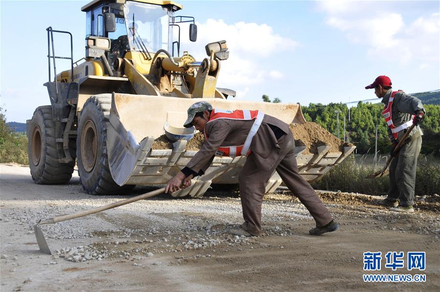 （十九大時(shí)光&middot;圖文互動(dòng)）（5）變革不平凡　奮進(jìn)新時(shí)代&mdash;&mdash;來自基層蹲點(diǎn)現(xiàn)場的報(bào)道