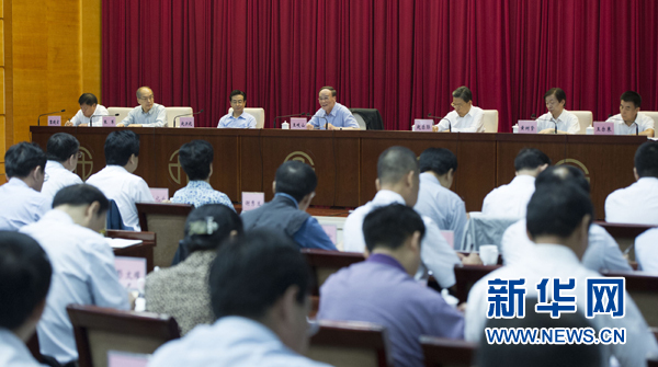 7月16日，中共中央政治局常委、中央紀(jì)委書記、中央巡視工作領(lǐng)導(dǎo)小組組長(zhǎng)王岐山在北京出席2014年中央第二輪巡視工作動(dòng)員部署會(huì)并講話。新華社記者黃敬文 攝 