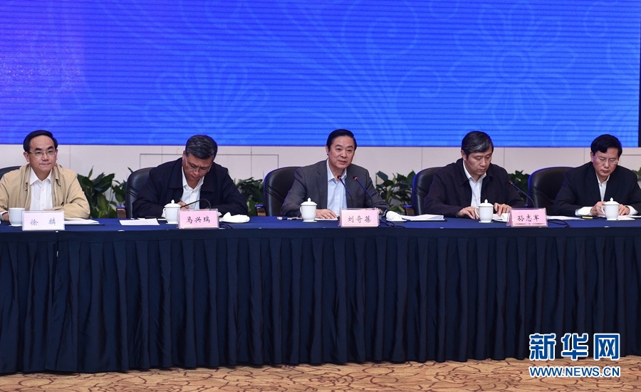 5月12日，中宣部在深圳召開以新發(fā)展理念引領(lǐng)文化改革發(fā)展座談會。中共中央政治局委員、中央書記處書記、中宣部部長劉奇葆出席會議并講話。新華社記者 毛思倩 攝