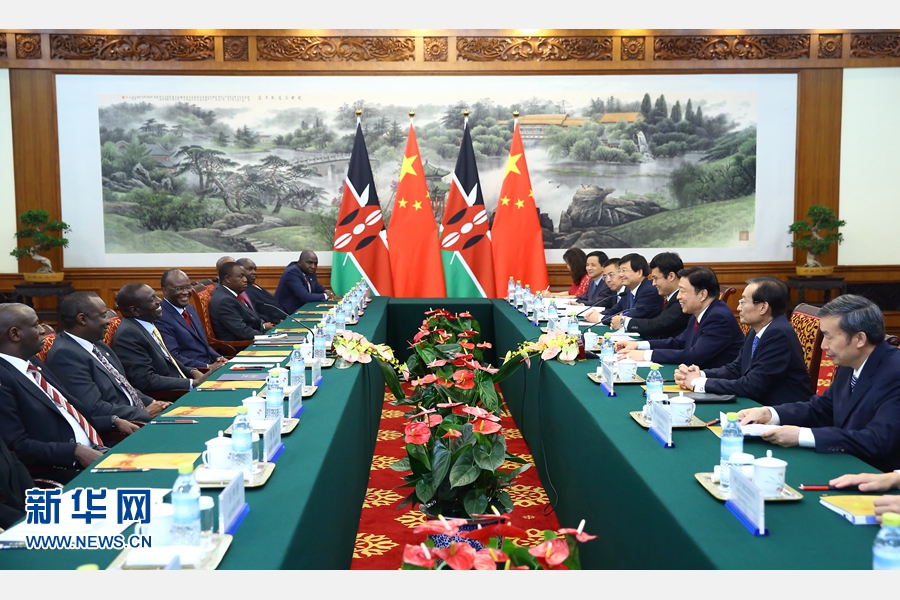 7月6日，國家副主席李源潮在北京會見來華出席生態(tài)文明貴陽國際論壇2016年年會的肯尼亞副總統(tǒng)魯托。 新華社記者 丁海濤 攝