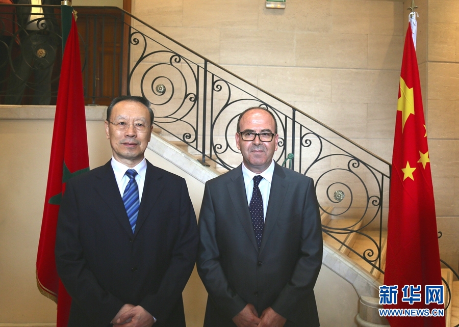 9月19日，在摩洛哥首都拉巴特，中共中央書(shū)記處書(shū)記、全國(guó)政協(xié)副主席杜青林（左）會(huì)見(jiàn)摩洛哥參議長(zhǎng)本希馬。應(yīng)摩洛哥參議院邀請(qǐng)，中共中央書(shū)記處書(shū)記、全國(guó)政協(xié)副主席杜青林于18日至20日率中共代表團(tuán)訪摩，分別會(huì)見(jiàn)政府首腦本&middot;基蘭、參議長(zhǎng)本希馬、真實(shí)性與現(xiàn)代黨總書(shū)記奧馬里等。新華社記者劉鍇攝