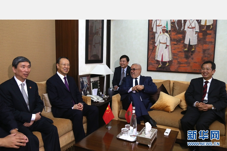 9月19日，在摩洛哥首都拉巴特，中共中央書(shū)記處書(shū)記、全國(guó)政協(xié)副主席杜青林（左二）會(huì)見(jiàn)摩洛哥政府首腦本&middot;基蘭（右二）。應(yīng)摩洛哥參議院邀請(qǐng)，中共中央書(shū)記處書(shū)記、全國(guó)政協(xié)副主席杜青林于18日至20日率中共代表團(tuán)訪摩，分別會(huì)見(jiàn)政府首腦本&middot;基蘭、參議長(zhǎng)本希馬、真實(shí)性與現(xiàn)代黨總書(shū)記奧馬里等。新華社記者劉鍇攝