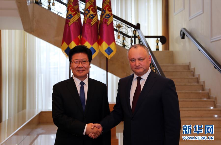 （XHDW）（1）摩爾多瓦總統(tǒng)多東、總理菲利普會(huì)見(jiàn)張春賢