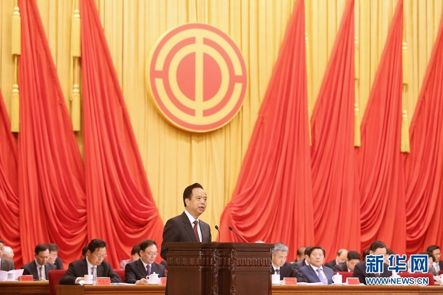 4月27日，慶祝&ldquo;五一&rdquo;國際勞動節(jié)暨全國五一勞動獎和全國工人先鋒號表彰大會在北京人民大會堂舉行。中共中央政治局委員、中華全國總工會主席李建國出席大會并講話。新華社記者 才揚 攝 