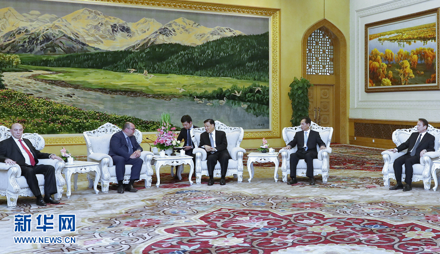 6月7日，中共中央政治局常委、中央書記處書記劉云山在北京會見金磚國家媒體高端論壇的媒體代表。新華社記者 鞠鵬 攝