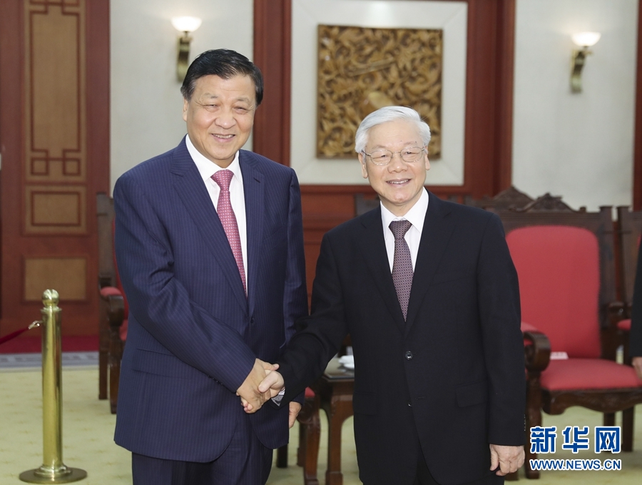 應(yīng)越南共產(chǎn)黨邀請，中共中央政治局常委、中央書記處書記劉云山9月18日至19日對越南進(jìn)行正式訪問。這是9月18日，劉云山在河內(nèi)會見越共中央總書記阮富仲。 新華社記者 丁林 攝