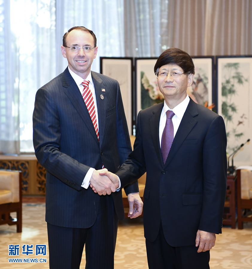 9月26日，中共中央政治局委員、中央政法委書記孟建柱在北京會見來華出席國際刑警組織第86屆全體大會的美國司法部常務副部長羅森斯坦。新華社記者 張領 攝