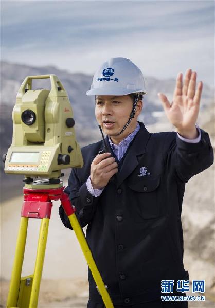 (十九大代表風(fēng)采·圖文互動(dòng))(2)白芝勇:用點(diǎn)線繪就“測(cè)量人生”
