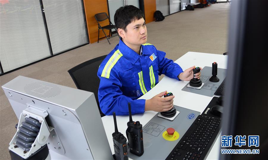 （十九大時(shí)光&middot;圖文互動）（2）歷史性成就彪炳史冊 新時(shí)代藍(lán)圖催人奮進(jìn)&mdash;&mdash;來自基層蹲點(diǎn)現(xiàn)場的報(bào)道