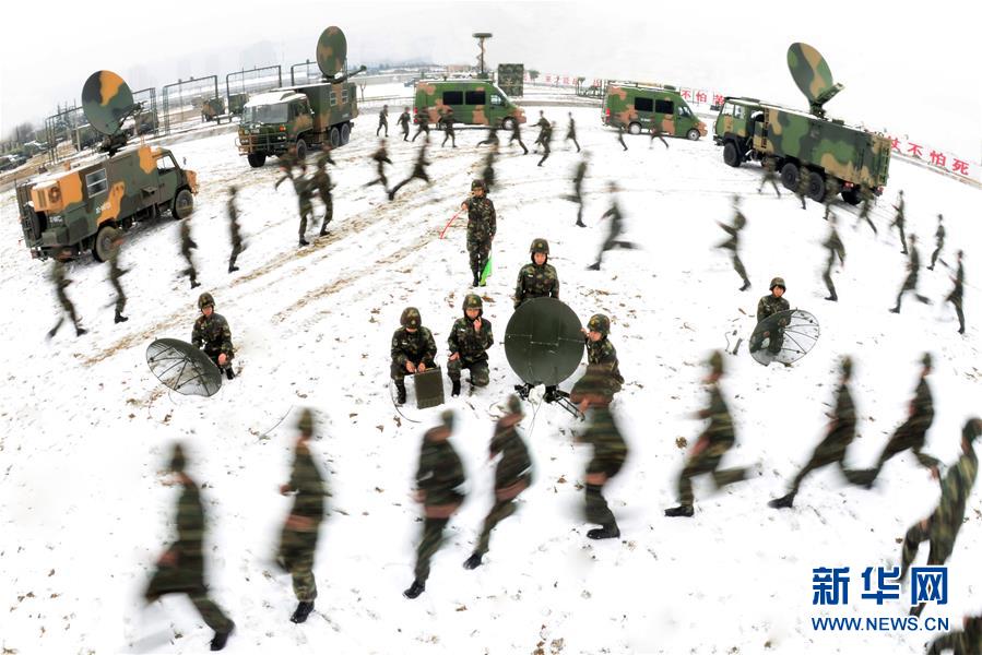 （新華全媒頭條&middot;圖文互動）（9）備戰(zhàn)踏上新起點，練兵展現(xiàn)新氣象&mdash;&mdash;2018中國軍隊新年開訓(xùn)全景大掃描