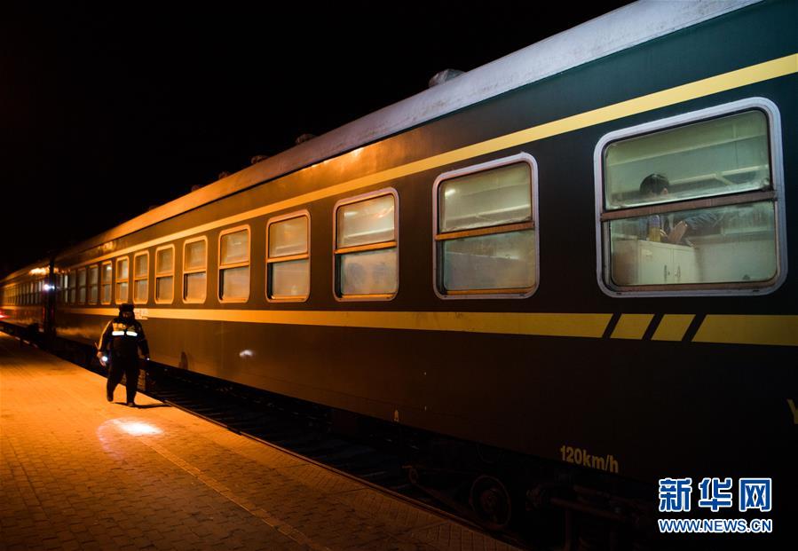 （圖片故事）（8）草原上的&ldquo;便民巴士&rdquo;