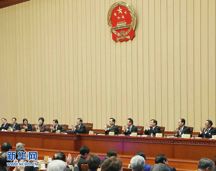 2月24日，全國(guó)人大常委會(huì)委員長(zhǎng)張德江在北京主持十二屆全國(guó)人大常委會(huì)第三十三次會(huì)議閉幕會(huì)。在會(huì)議完成各項(xiàng)表決事項(xiàng)后，張德江發(fā)表講話。新華社記者 劉衛(wèi)兵 攝