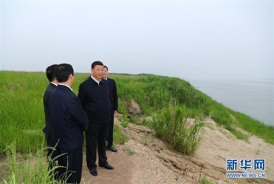 （時(shí)政）（16）習(xí)近平主持召開深入推動長江經(jīng)濟(jì)帶發(fā)展座談會并發(fā)表重要講話