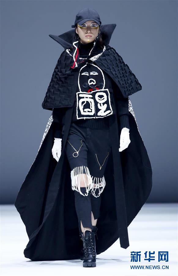 （文化）（5）河北美術學院服裝學院在京舉行時裝發(fā)布會