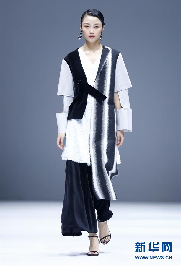 （文化）（2）陜西服裝工程學(xué)院在京舉行時(shí)裝發(fā)布會