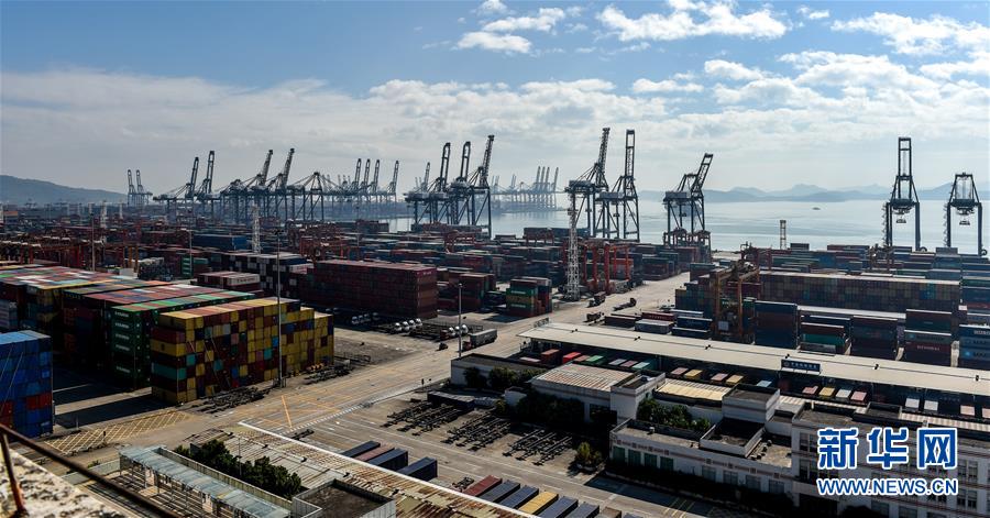 （新華全媒頭條&middot;壯闊東方潮　奮進(jìn)新時(shí)代&mdash;&mdash;慶祝改革開放40年&middot;圖文互動(dòng)）（14）從追趕時(shí)代到引領(lǐng)時(shí)代&mdash;&mdash;從深圳發(fā)展奇跡看中國改革開放40年 