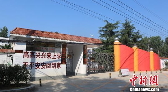 女教師以身?yè)踯?chē)救學(xué)生殉職學(xué)生憶：她大喊&ldquo;快走&rdquo;