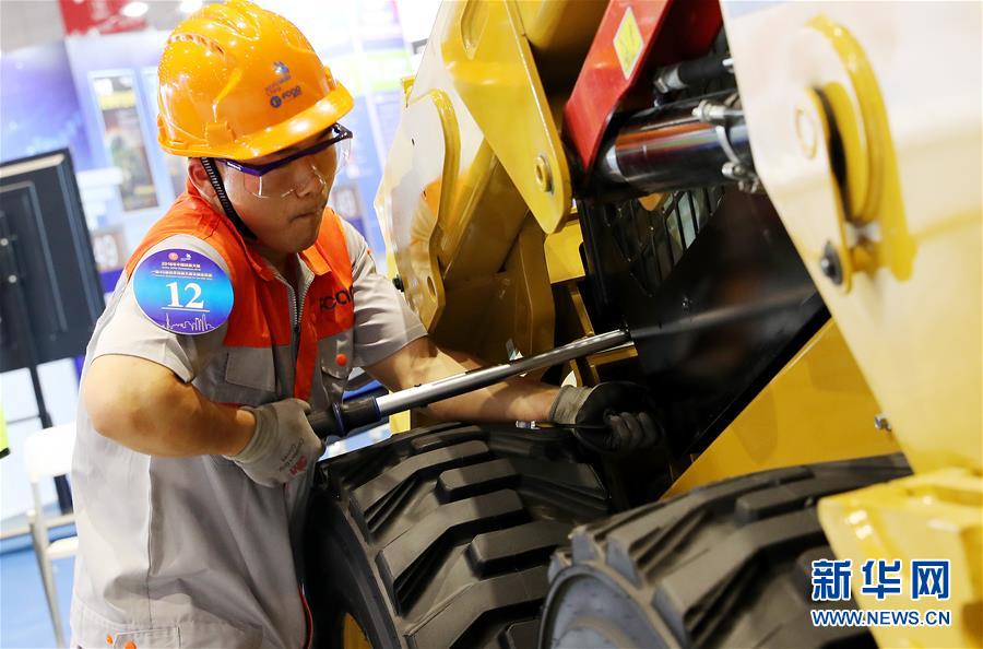 （新華全媒頭條&middot;圖文互動(dòng)）（8）上下合力，聚力破障，開辟&ldquo;大國工匠&rdquo;建設(shè)新格局