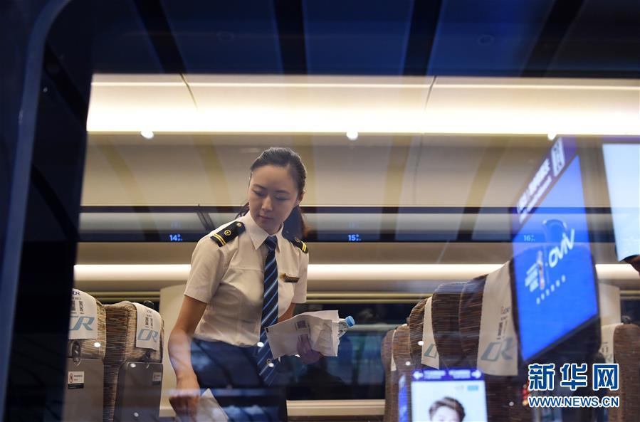 （新華全媒頭條&middot;圖文互動(dòng)）（3）從這里始發(fā)！中國(guó)高鐵遞出&ldquo;國(guó)家名片&rdquo;