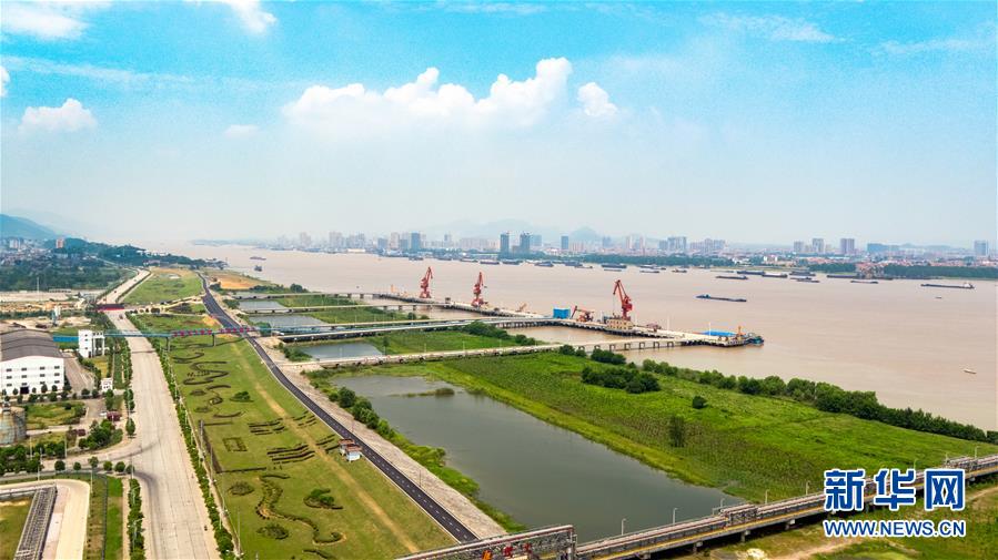 （大江奔流&mdash;&mdash;來自長江經(jīng)濟(jì)帶的報(bào)道&middot;新華全媒頭條&middot;圖文互動）（1）打造經(jīng)濟(jì)高質(zhì)量發(fā)展的強(qiáng)勁引擎&mdash;&mdash;深入推動長江經(jīng)濟(jì)帶發(fā)展述評