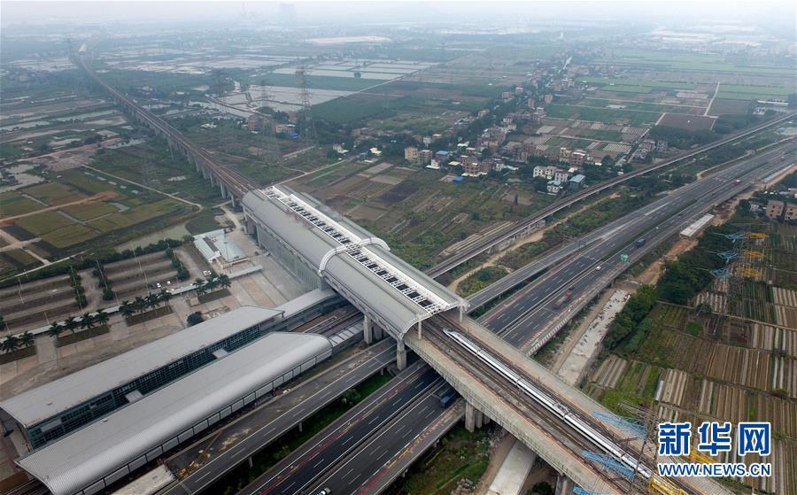 (新華全媒頭條·圖文互動(dòng))(2)開創(chuàng)融合新格局 探索發(fā)展新路徑——推進(jìn)粵港澳大灣區(qū)建設(shè)一年間