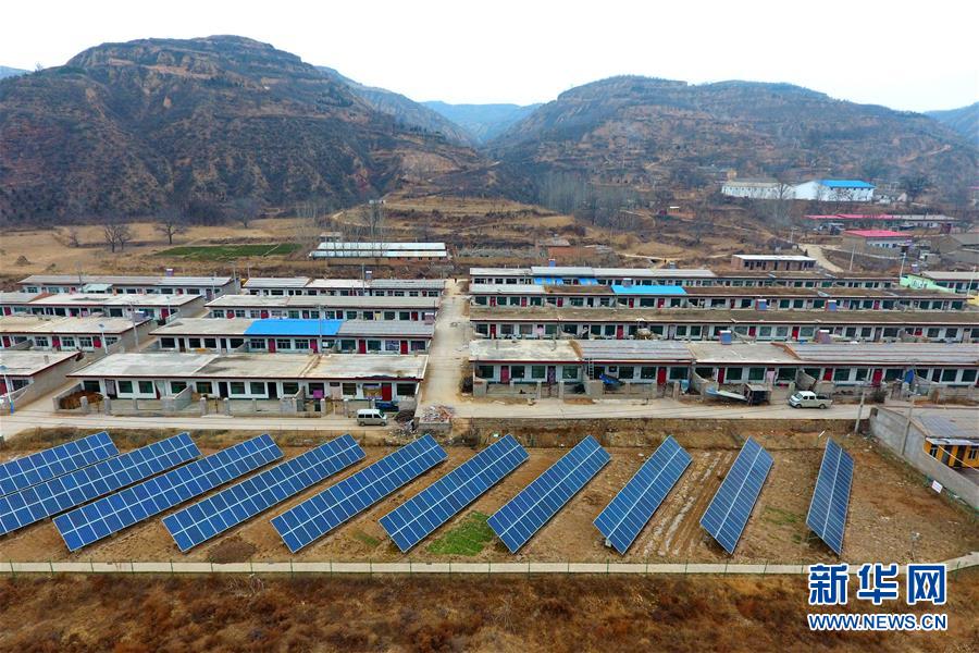 (新華全媒頭條·圖文互動(dòng))(4)脫貧攻堅(jiān)的重要一步——寫在40個(gè)貧困縣脫貧摘帽之際