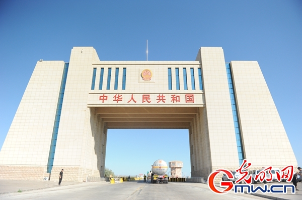 【新時代&middot;幸福美麗新邊疆】讓幸福美麗常駐新時代&mdash;&mdash;網(wǎng)媒沉浸體驗(yàn)新疆之&ldquo;新&rdquo;